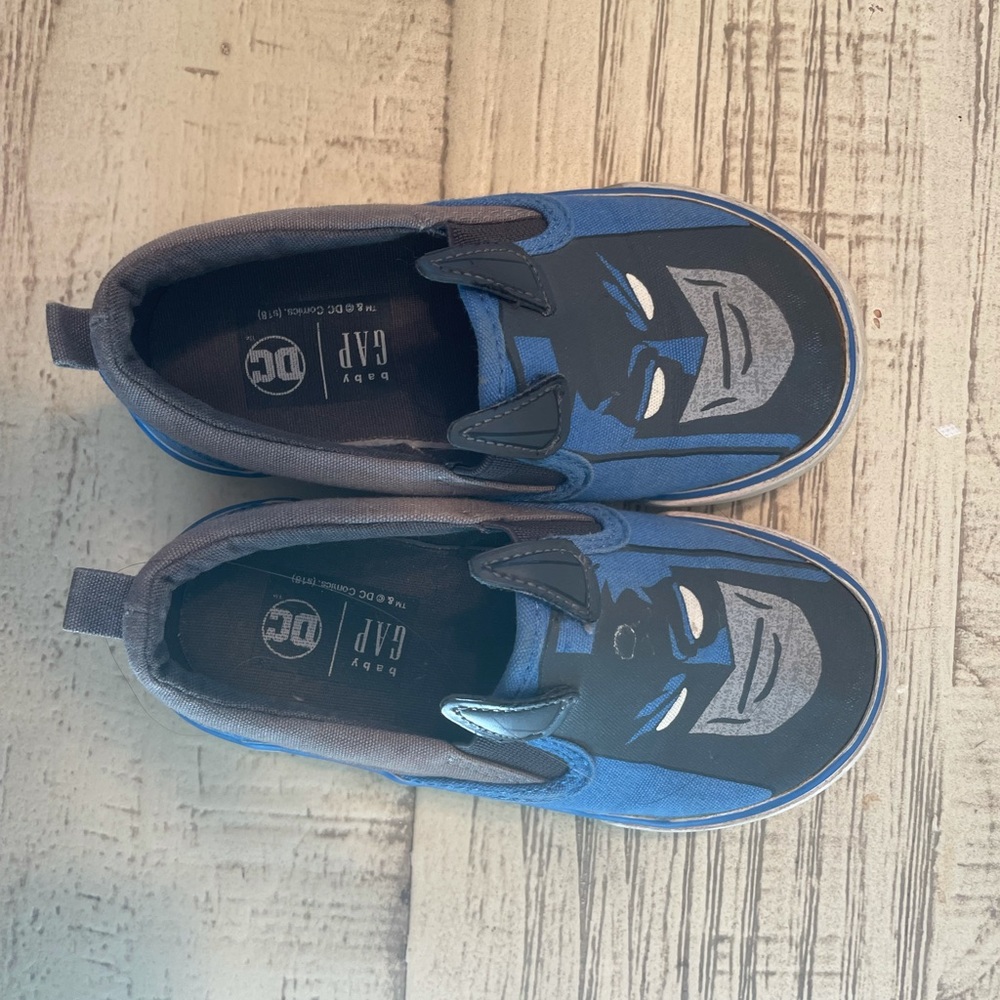 Batman kids shoes  Size 8